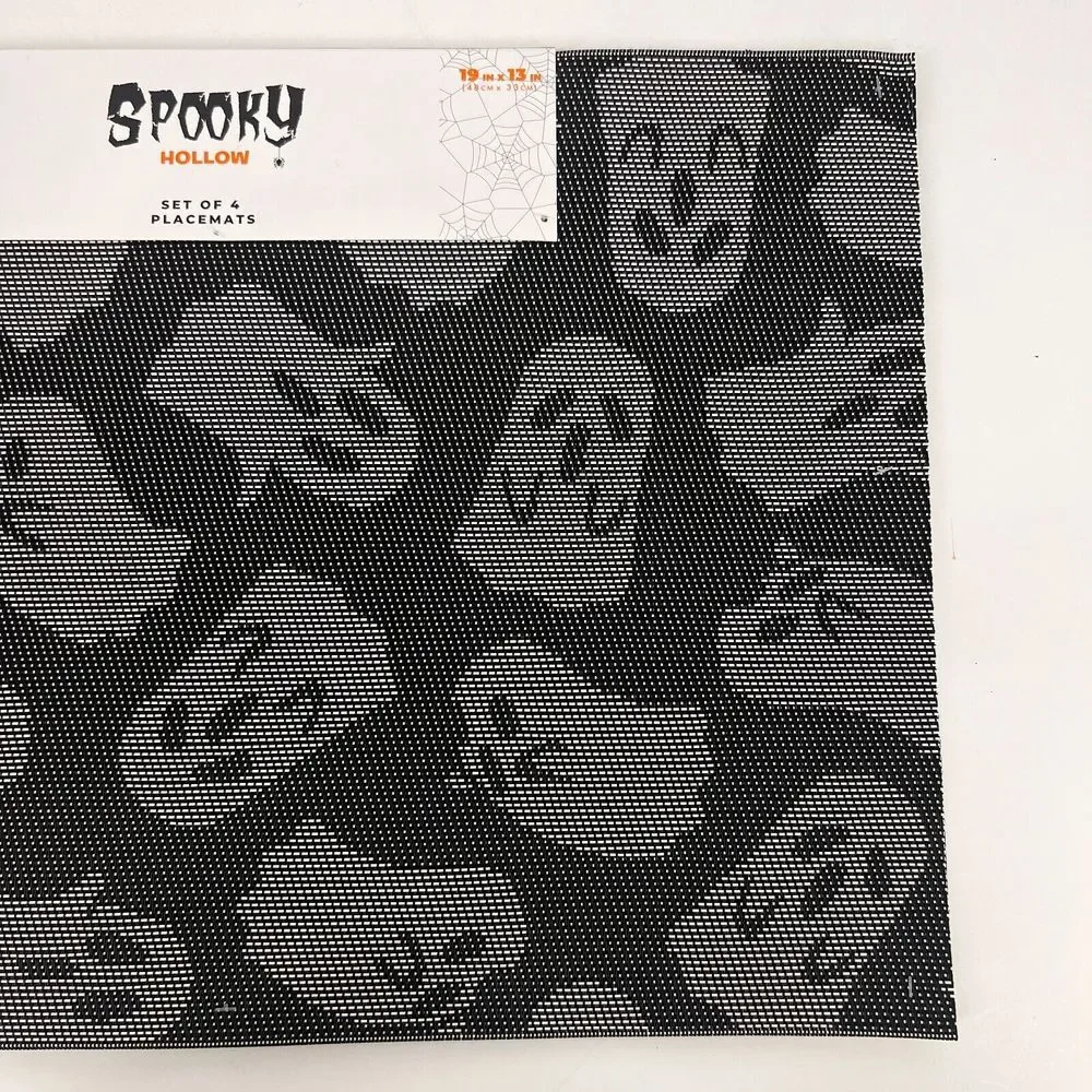 SPOOKY HOLLOW Dinner Placemats 4 Pack Ghost Print Halloween Black White‎ 19